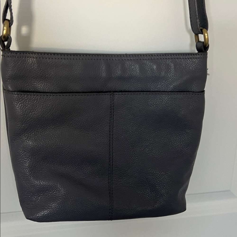 Born crossbody. - Picture 7 of 11